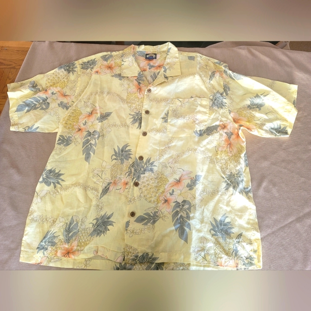 Tommy Bahama 100% Linen Pineapple shirt